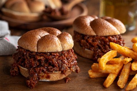 Bbq beef sandwiches or pulled beef, a great barbecue beef recipe.