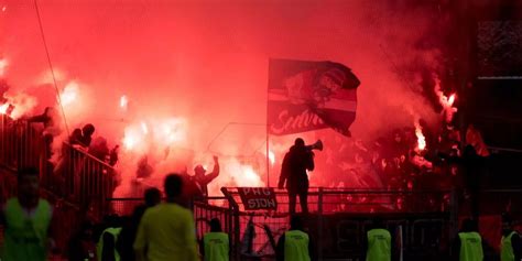 21 FC Sion Fans in Bern angehalten