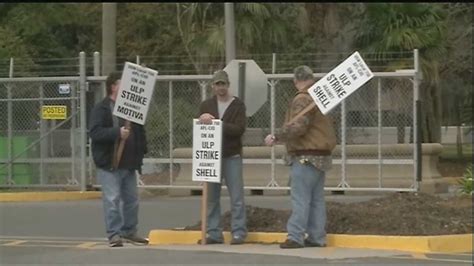 United Steelworkers' Union workers continue strike in Louisiana