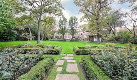 $5.95 Million Historic Mansion In Kenilworth, IL | Homes of the Rich