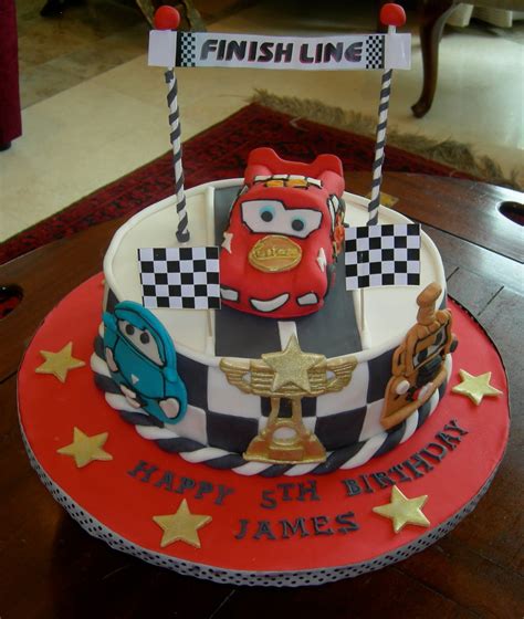 -: LIGHTNING MCQUEEN CAKE