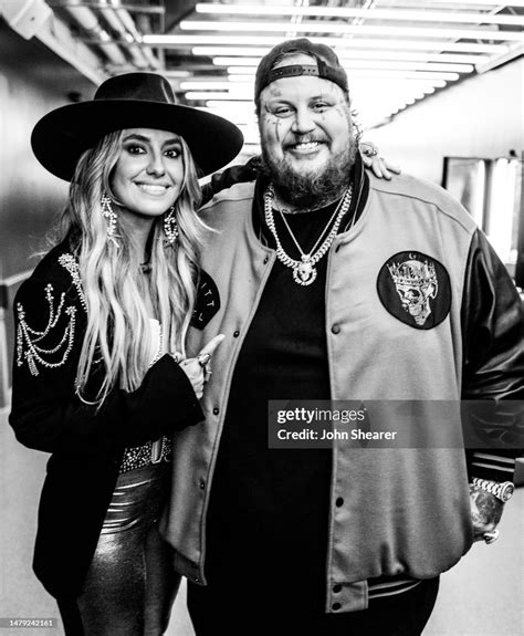 Lainey Wilson and Jelly Roll attend the 2023 CMT Music Awards at... Nachrichtenfoto - Getty Images