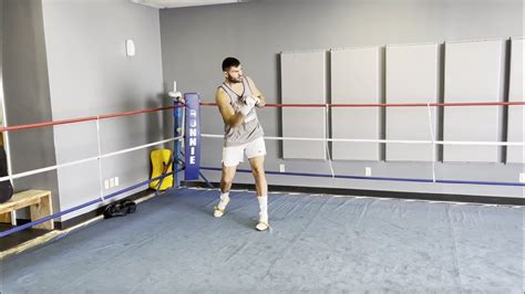 FILIP HRGOVIĆ WARMING-UP SHADOW BOXING AT RONNIE SHIELDS GYM IN HOUSTON ...