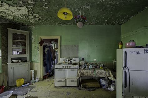 Abandoned House Kitchen | Freaktography