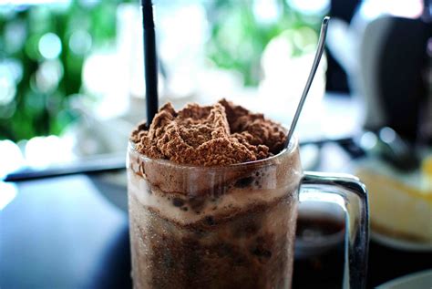 How to cook Chocolate Malt Drinks Milo Dinosaur & Milo Godzilla - How To Cook That | Come Cucinare