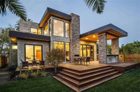 Natural Stone & Stucco Siding on a Modern House (Picture of the Day)