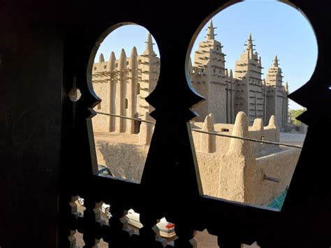 The Great Mosque of Djenne — Young Pioneer Tours