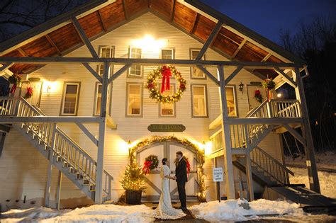 Christmas Farm Inn - Rustic Wedding Venues in New Hampshire - Rustic Bride