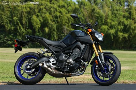 2014 Yamaha FZ-09 | First Ride Review and Images | Riders