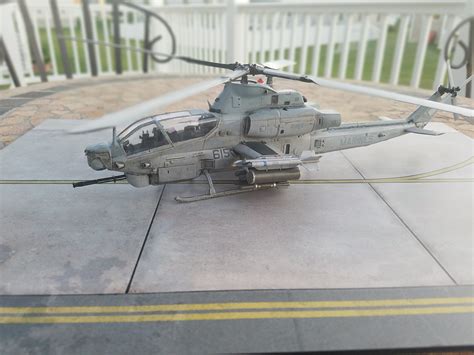 AH1Z Super Cobra Attack Helicopter -- Plastic Model Helicopter Kit -- 1/48 Scale -- #80125 ...