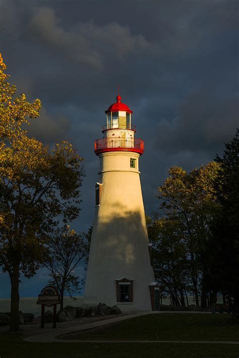 Marblehead Lighthouse Sunset Photograph by Roger Fair - Pixels