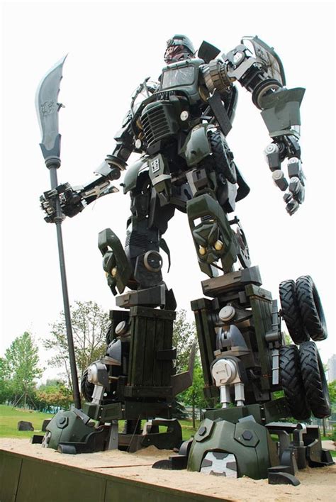 Giant Robots - TheOldRobots.Org