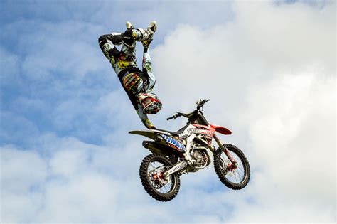 Hire Motorbike STUNT Shows For EVENTS - Streets United