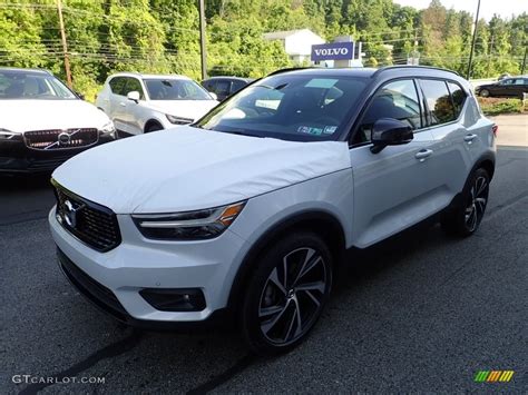 Glacier Silver Metallic 2020 Volvo XC40 T5 R-Design AWD Exterior Photo ...