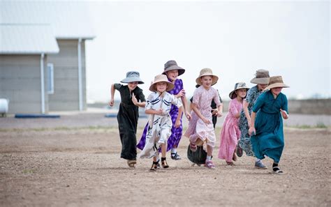 Menonitas. Los menonitas son una comunidad… | by Anadlc | Jan, 2024 ...