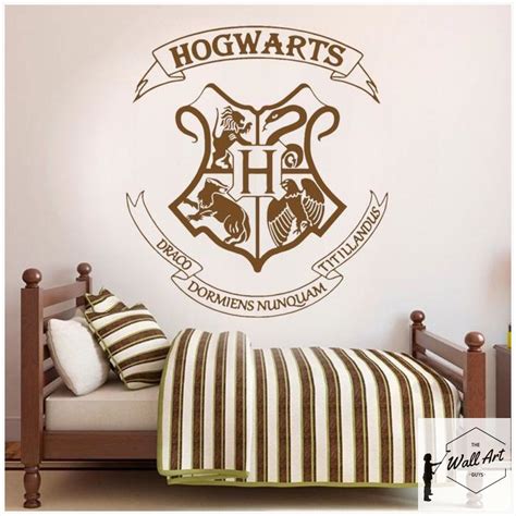 Harry Potter Hogwarts Crest Wall Sticker | Harry potter wall stickers, Harry potter room decor ...