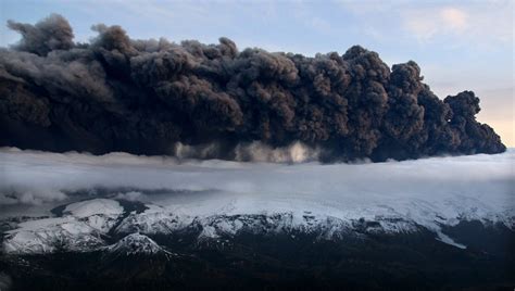 Eyjafjallajokull Volcanic Eruption photographs | Jon Einarsson Gustafsson