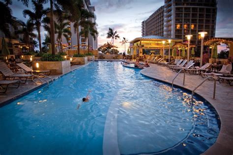 Embassy Suites by Hilton Waikiki Beach Walk: Honolulu Hotels Review ...