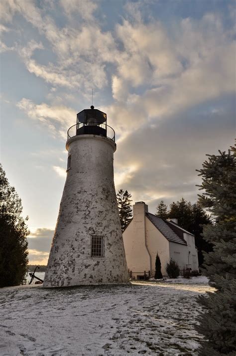 WC-LIGHTHOUSES: "OLD" PRESQUE ISLE LIGHTHOUSE-MICHIGAN