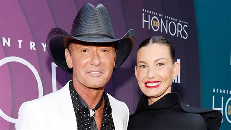 Tim McGraw celebrates New Year’s Eve with throwback photo of him and wife Faith Hill - ABC News