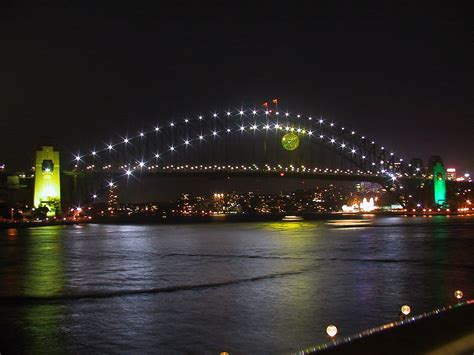 Sydney Harbour Bridge Photo 494-040-521 - Stock Image - SKYDB