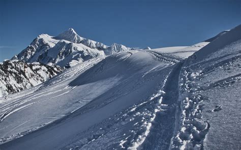 Following The Track | Snowshoeing at Artist Point, Mt. Baker… | Greg Fey | Flickr