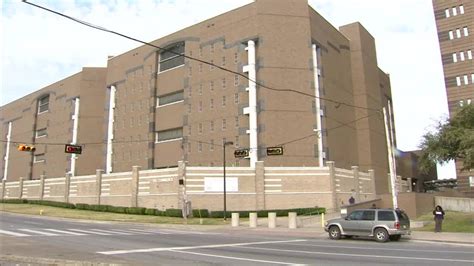 Dallas County commissioners change pretrial release program to help ...