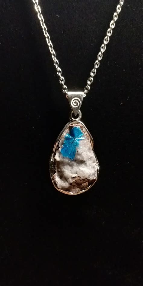 Cavansite pendant – Sielunkristalli