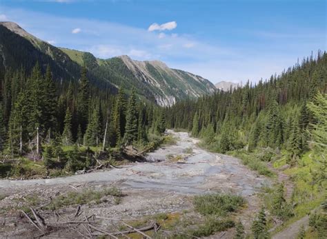 Fastpacking the Most Beautiful Trail in the Rockies | Gearminded