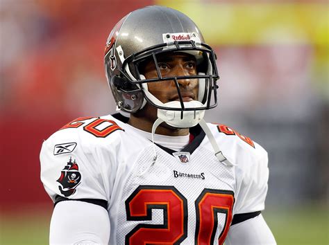 NFL Free Agency: Where Could The Tampa Bay Buccaneers Ronde Barber Land In 2011? | News, Scores ...