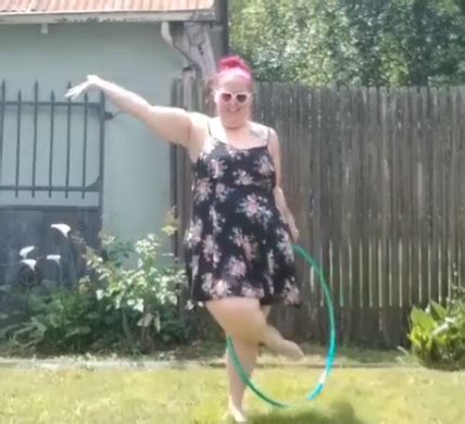 Beginner Hula Hoop Tricks - Ruby Hooping