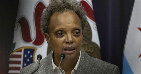 Chicago Mayor Lori Lightfoot tests positive for COVID-19 - CBS News