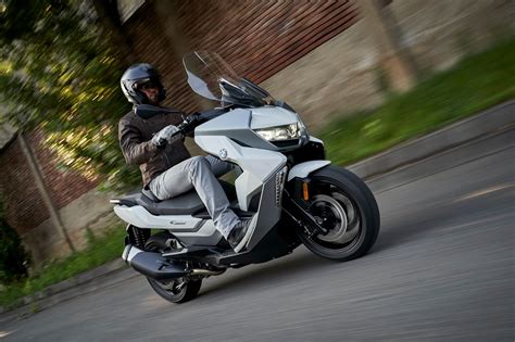 The new BMW C 400 GT is here - The Techee