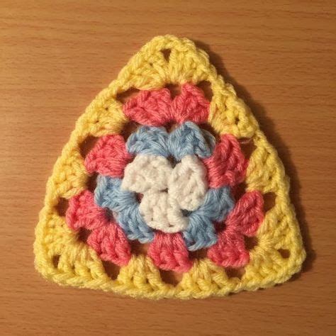 How To Crochet A Triangle | EMBROIDERY & ORIGAMI