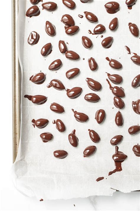 Chocolate Covered Almonds - Easy Healthy Recipes