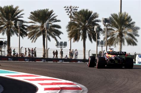 Max Verstappen clinches crucial pole position at the Abu Dhabi Grand ...