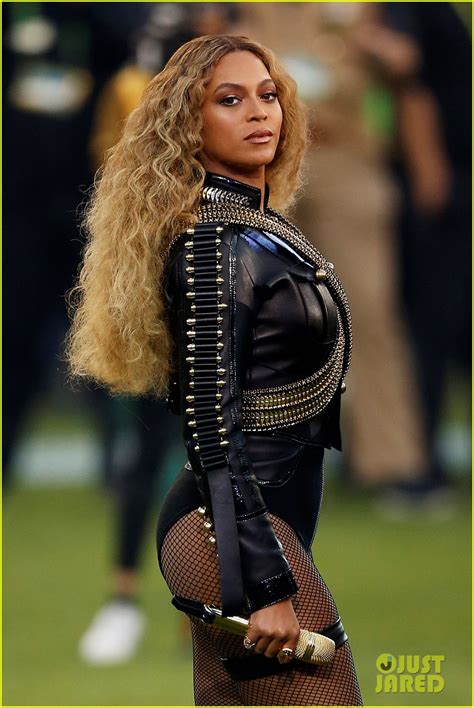 Full Sized Photo of beyonce almost falls during super bowl performance 09 | Photo 3571949 | Just ...