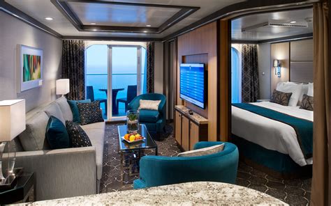 What's the difference between a balcony cabin and a suite on a cruise ...