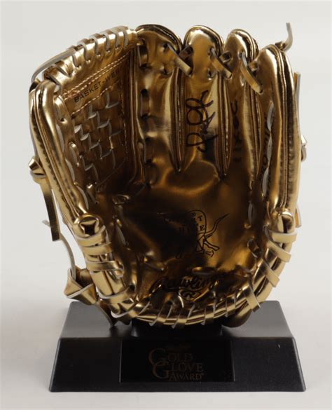 Omar Vizquel Signed Rawlings Gold Mini Baseball Glove Inscribed "11x GG ...