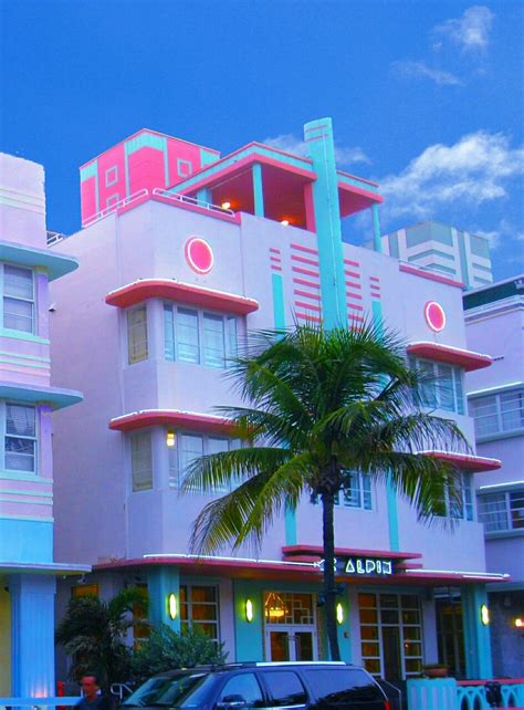 The Official Art Deco Walking Tour by The Miami Design Preservation