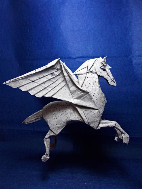 Pegasus - Fumiaki Kawahata | Origami tutorial, Origami, Pegasus