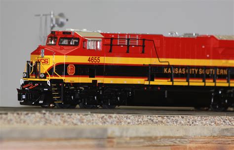 Lionel Kansas City Southern ES44AC | On the O-gauge layout o… | Flickr - Photo Sharing!