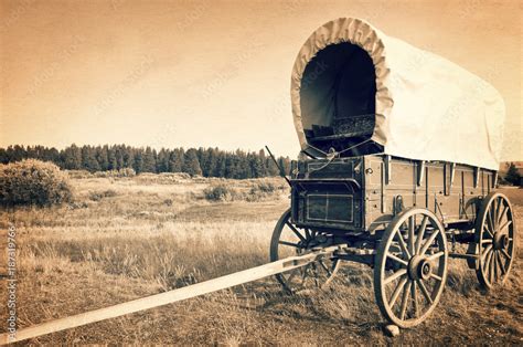 Vintage american western wagon, sepia vintage process, West American cowboy times concept Stock ...