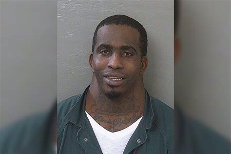 Mugshot of Florida man with massive neck goes viral