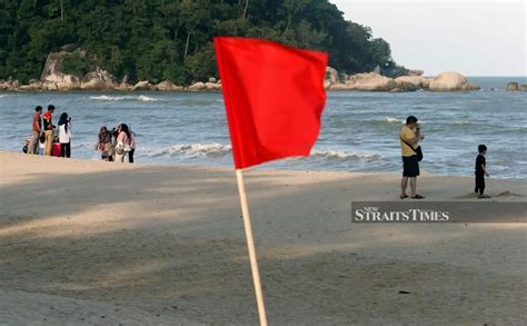 Red flag warning at all Pahang beaches, lifeguards on standby | New ...