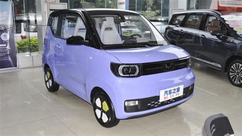 Wuling Hongguang Mini EV costs 2,850 USD with a battery subscription