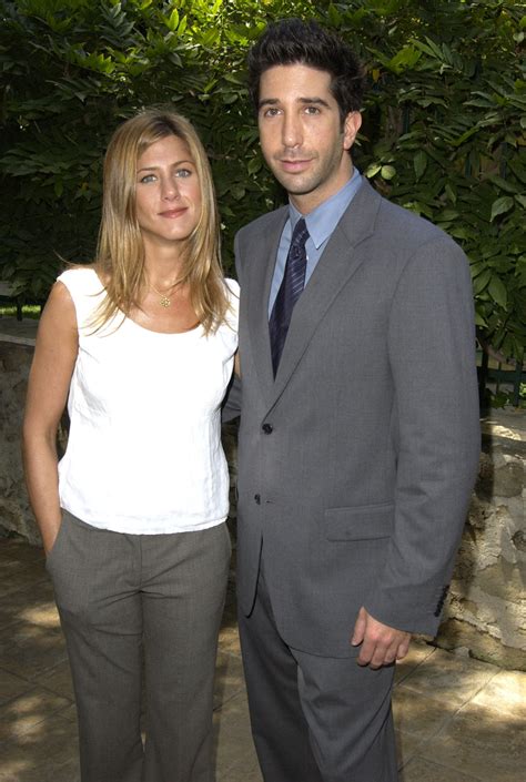 David Schwimmer shoots down Jennifer Aniston dating rumors