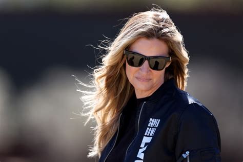 Look: Erin Andrews' Super Bowl Outfit Is Going Viral - The Spun