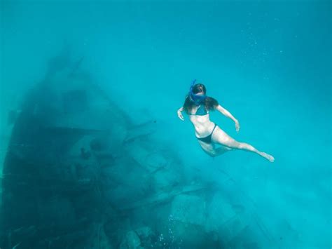 Island Hopping the Yasawa Islands in Fiji | Jana Meerman