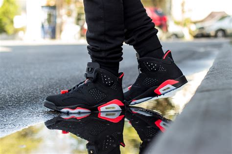 Air Jordan 6 Retro "Black Infrared" : Sneakers